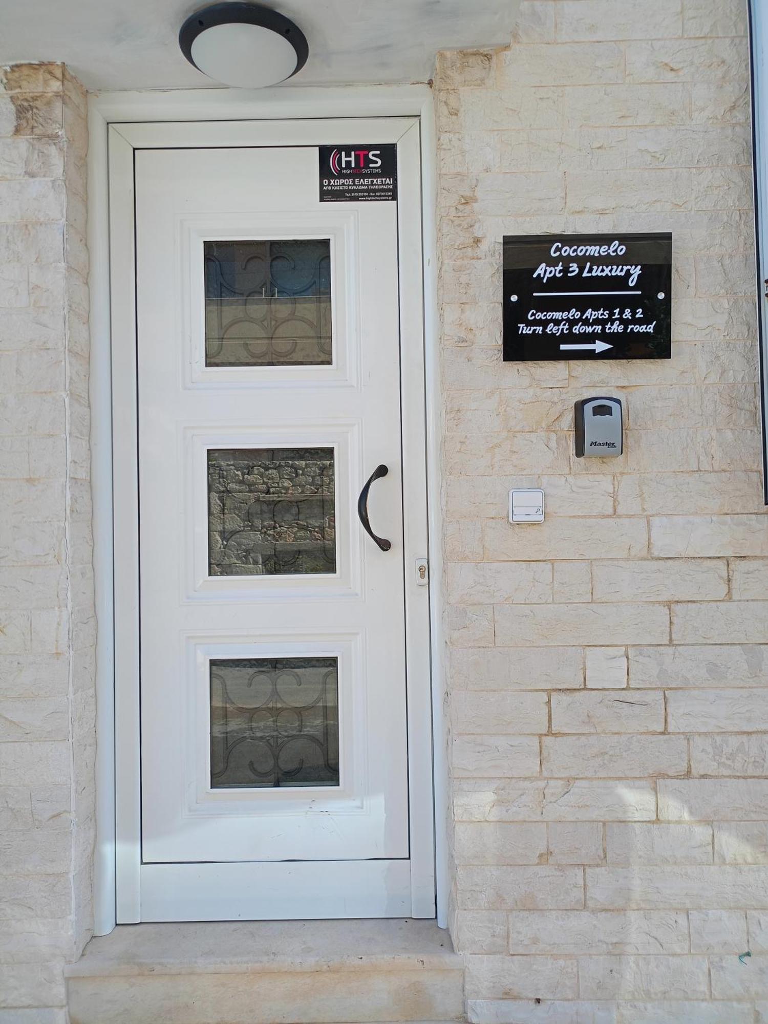 Cocomelo Apts 3 Luxury * Iraklio